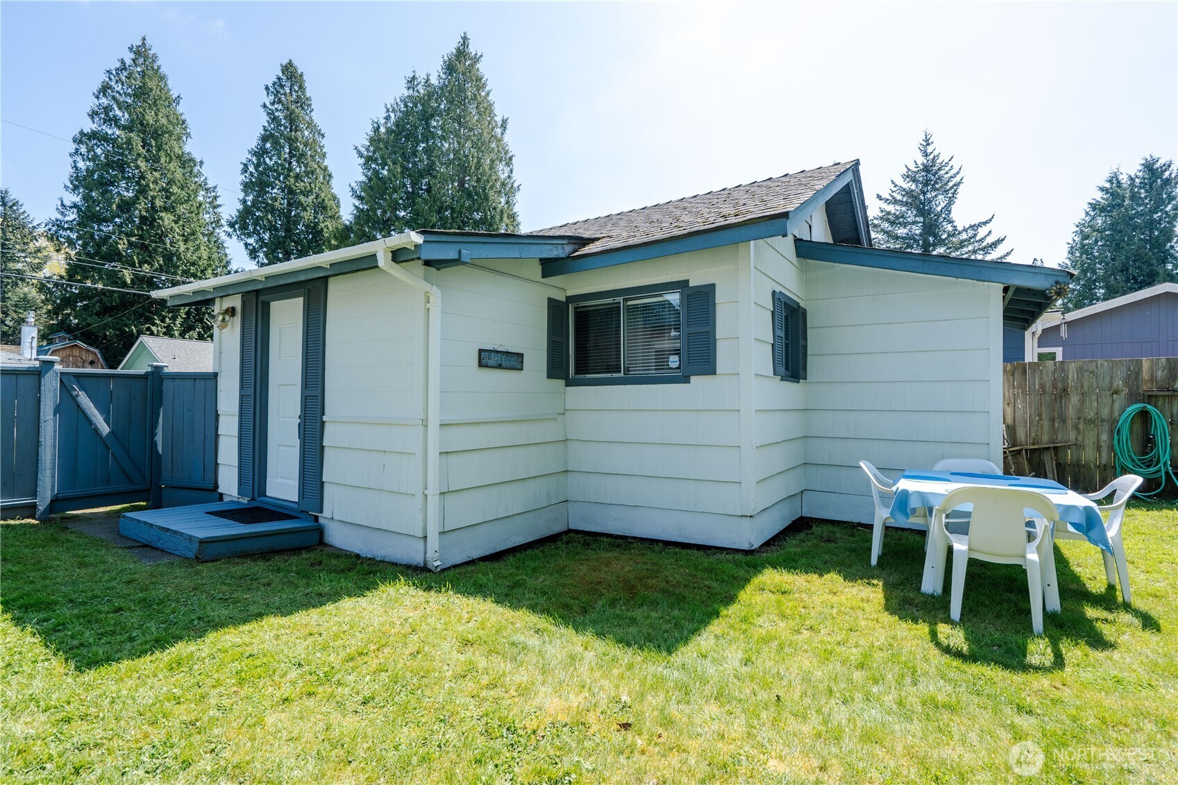8243 Beachway Drive Property Photo 3