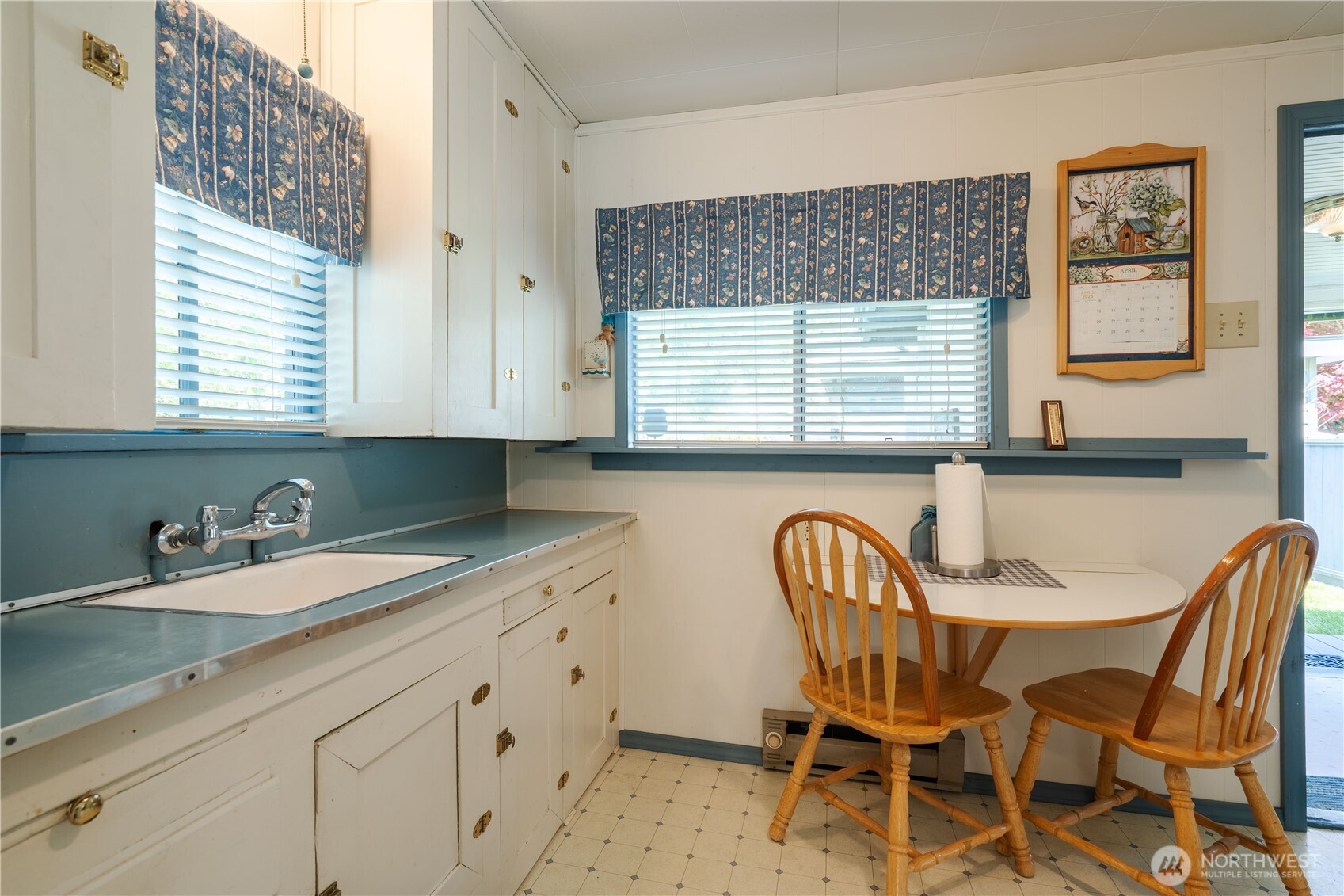 8243 Beachway Drive Property Photo 5