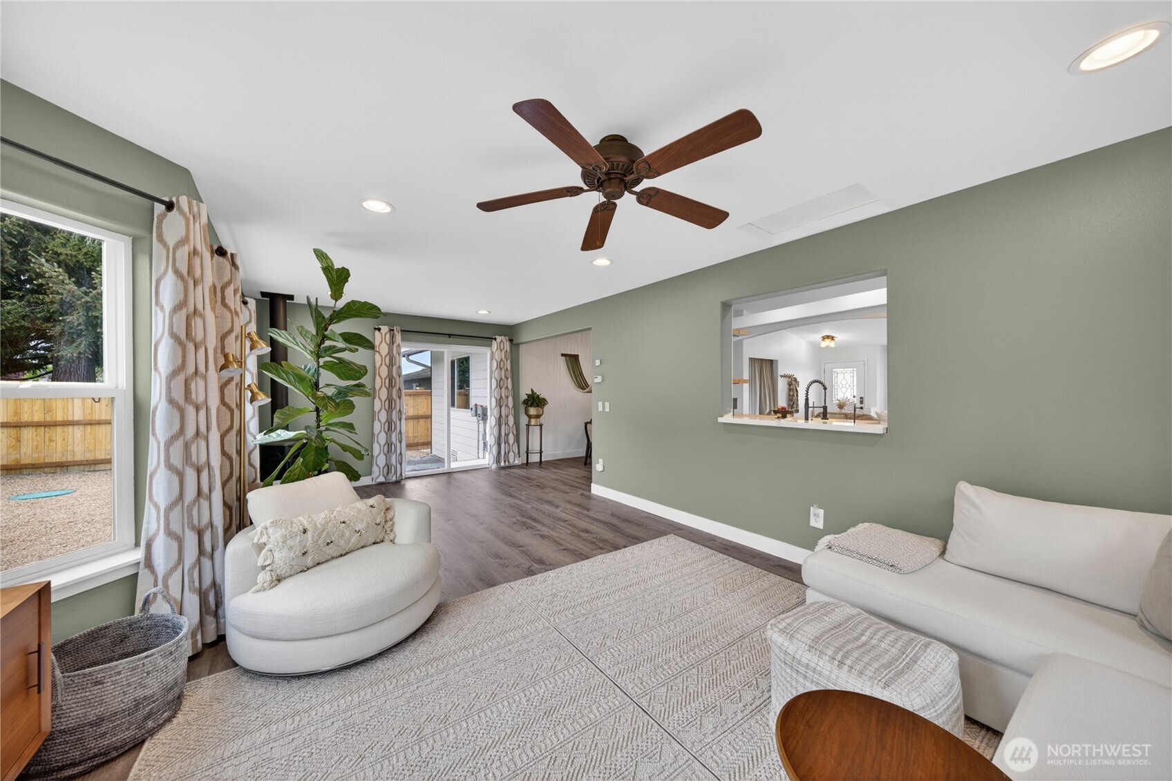 1584 Country Club Drive Property Photo 16