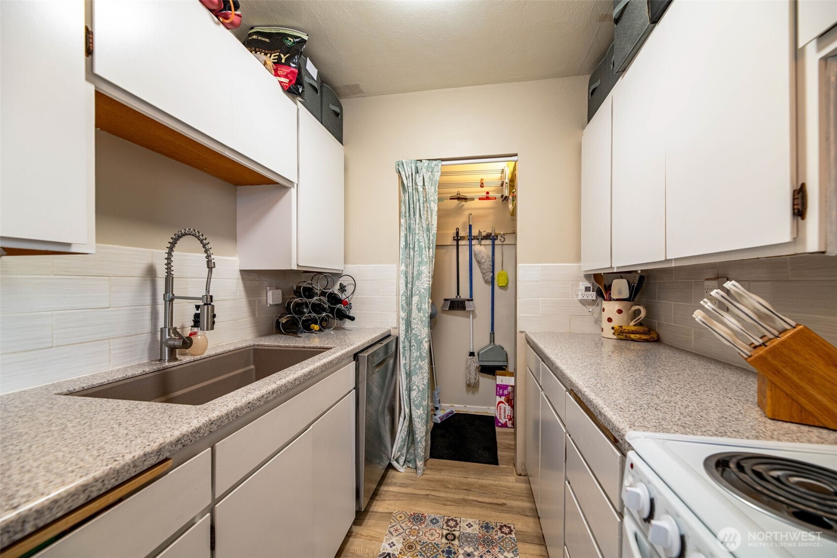 1427 3rd Avenue 8 Property Photo 14