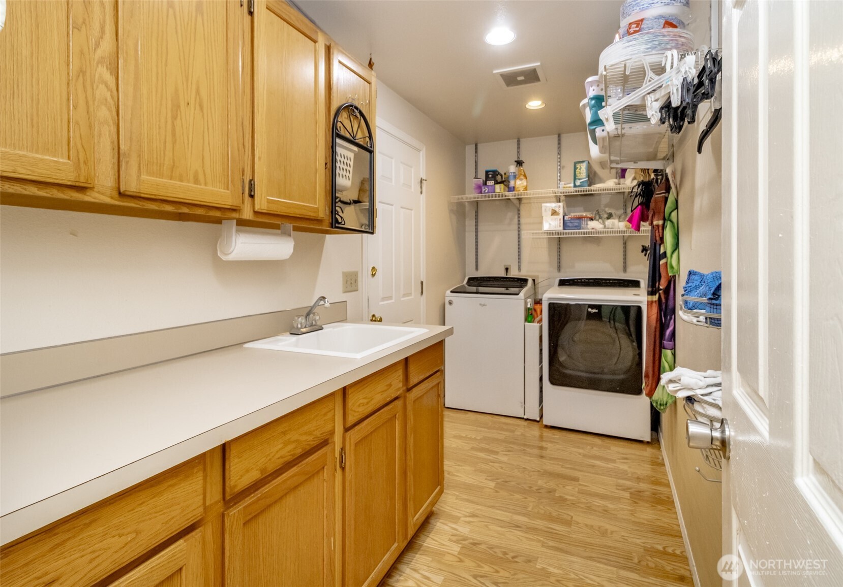 6480 Crossing Place Property Photo 9