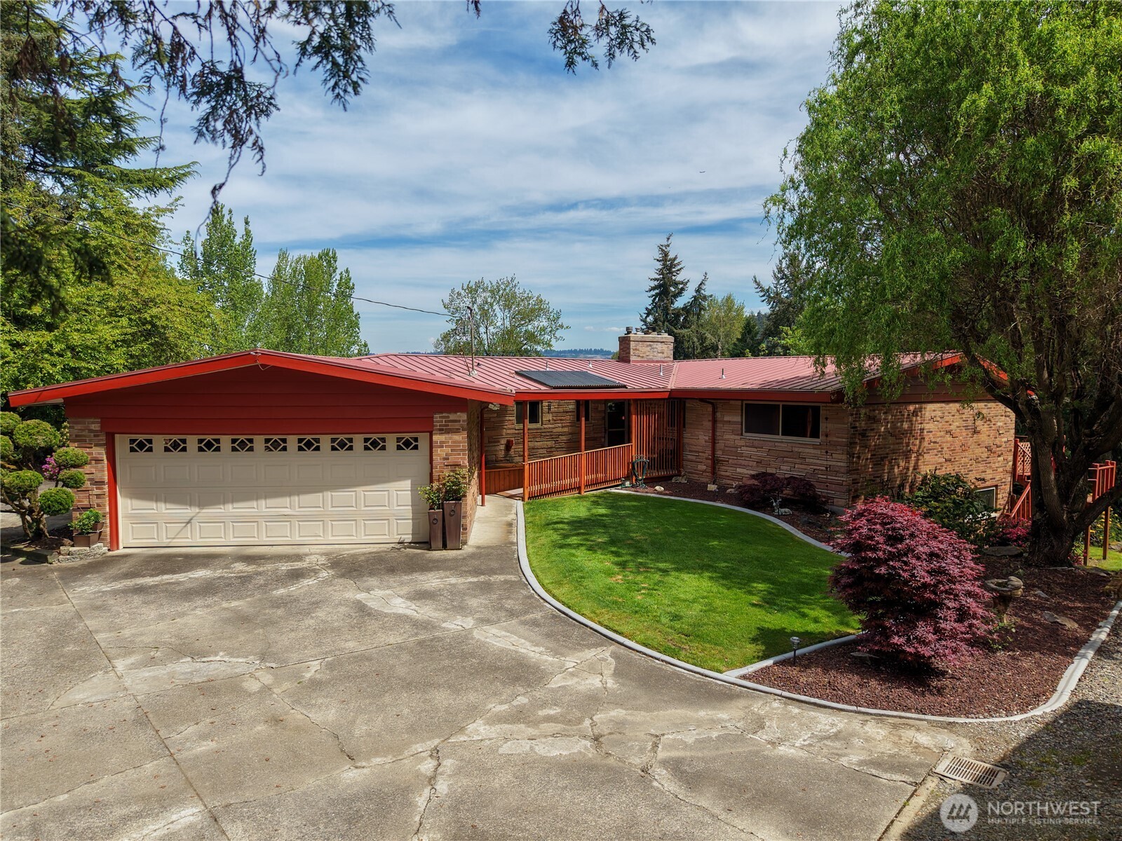 1243 25th Street Property Photo 4