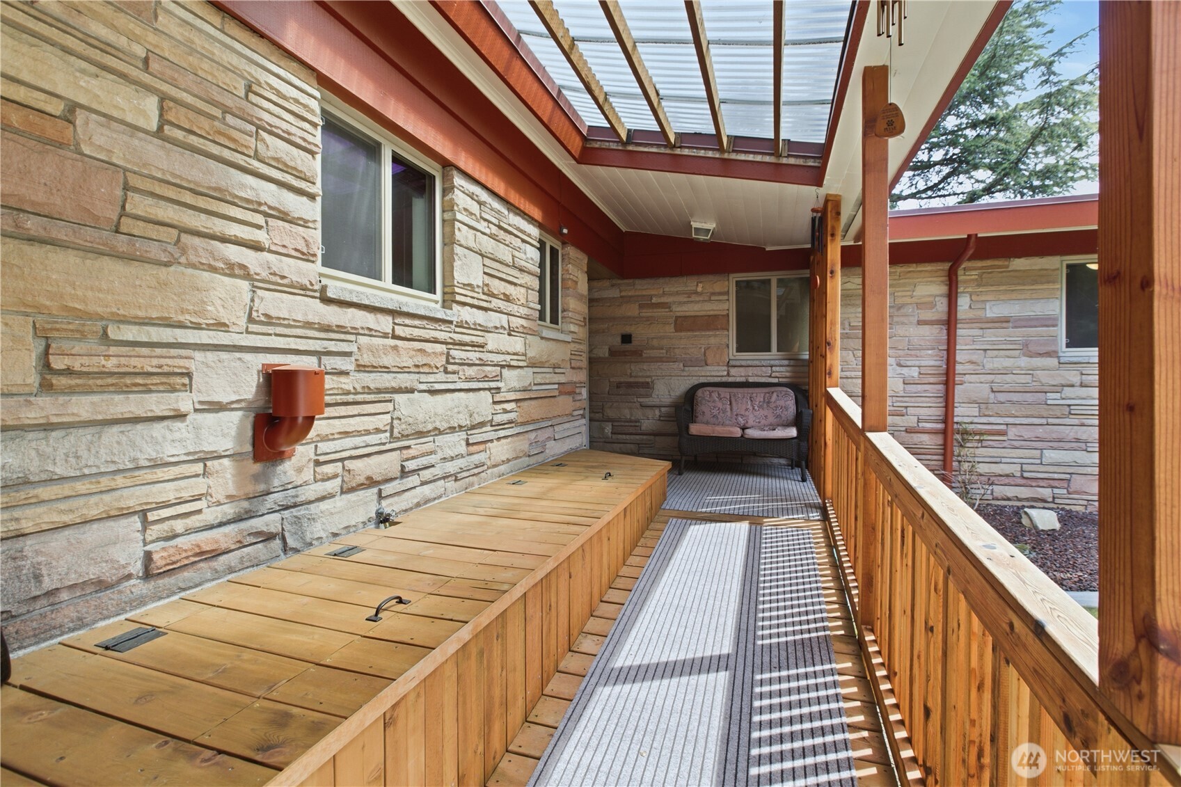1243 25th Street Property Photo 5