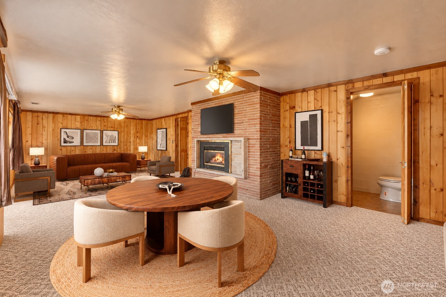 1243 25th Street Property Photo 5