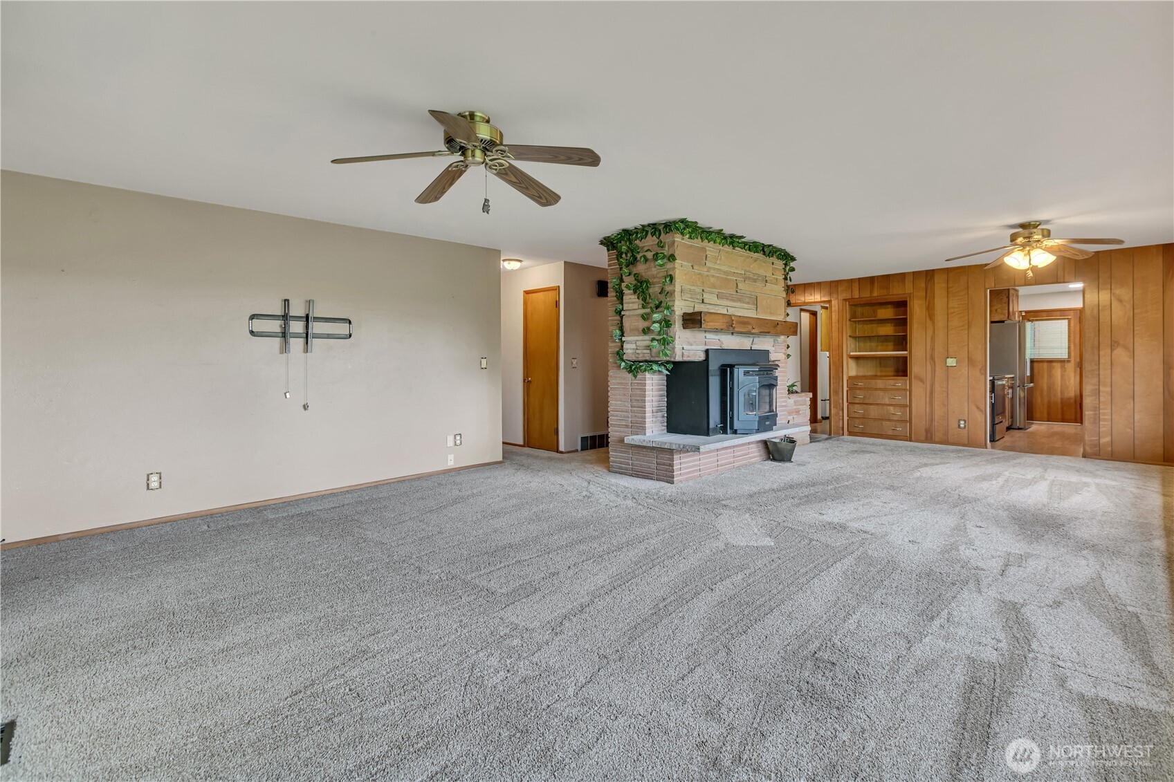 1243 25th Street Property Photo 9