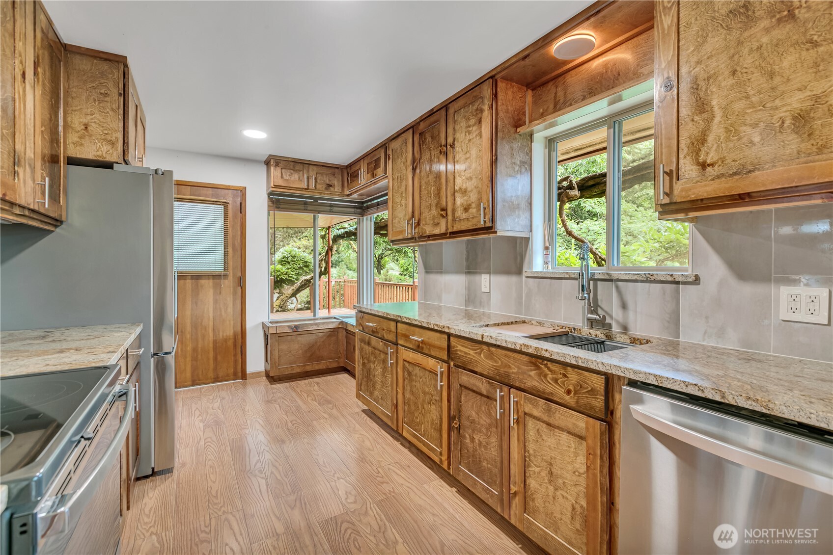1243 25th Street Property Photo 13
