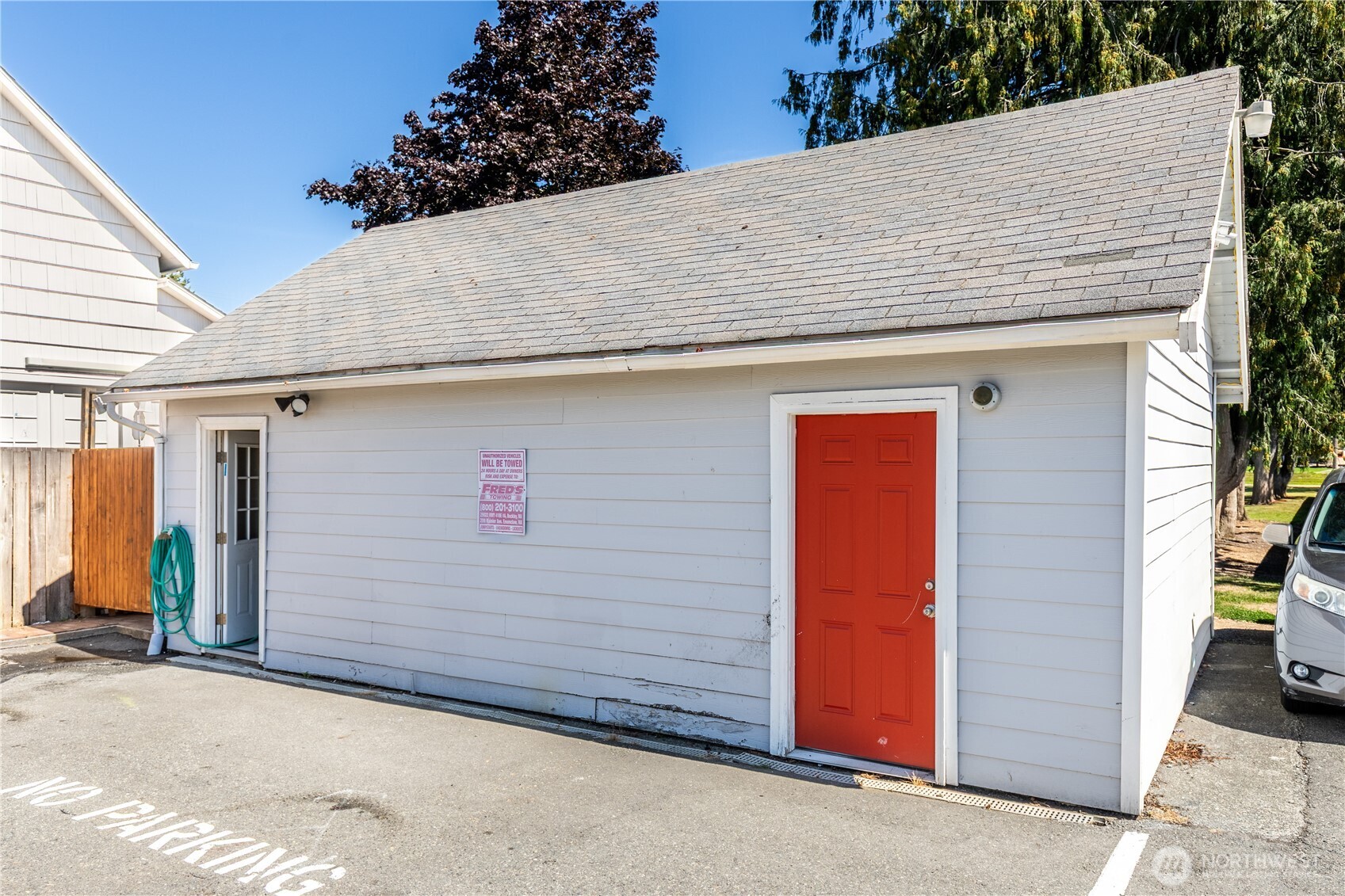 2054 Roosevelt Avenue Property Photo 4