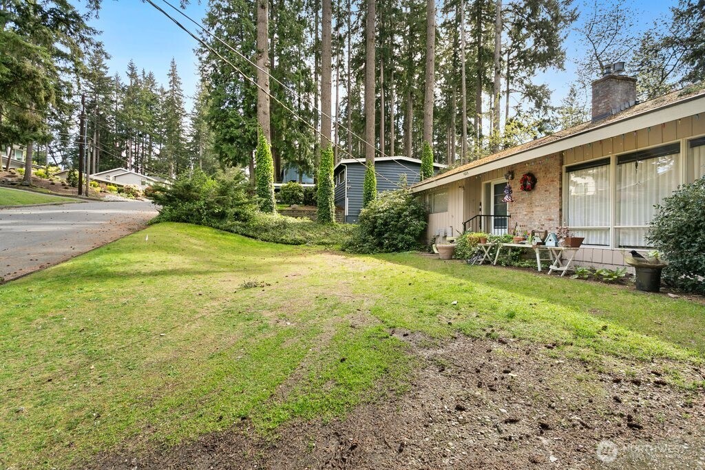 1605 153rd Avenue Property Photo 3