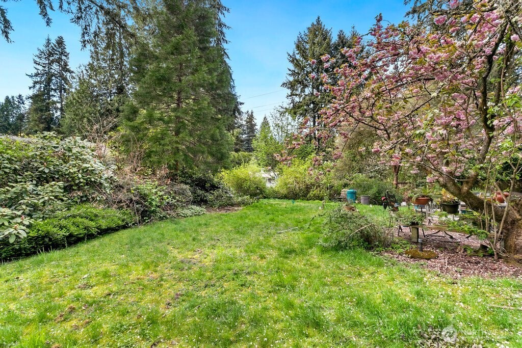 1605 153rd Avenue Property Photo 6