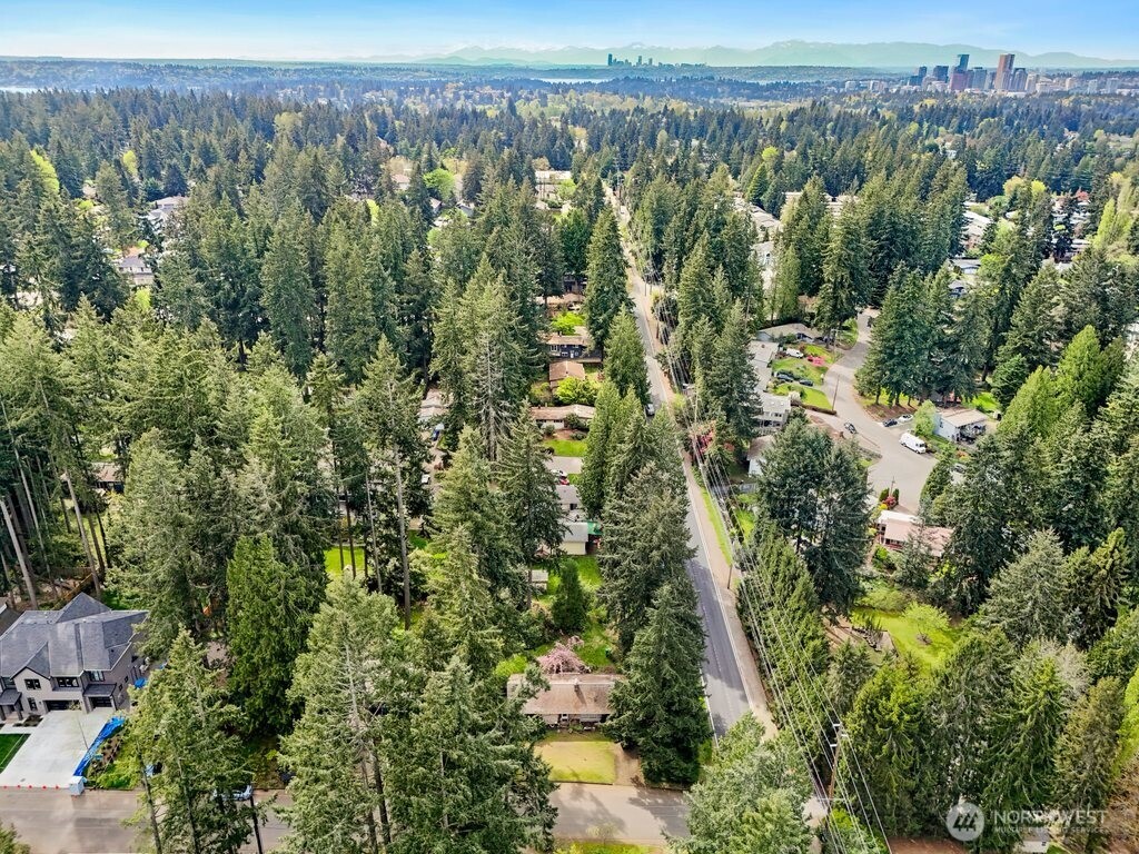 1605 153rd Avenue Property Photo 10
