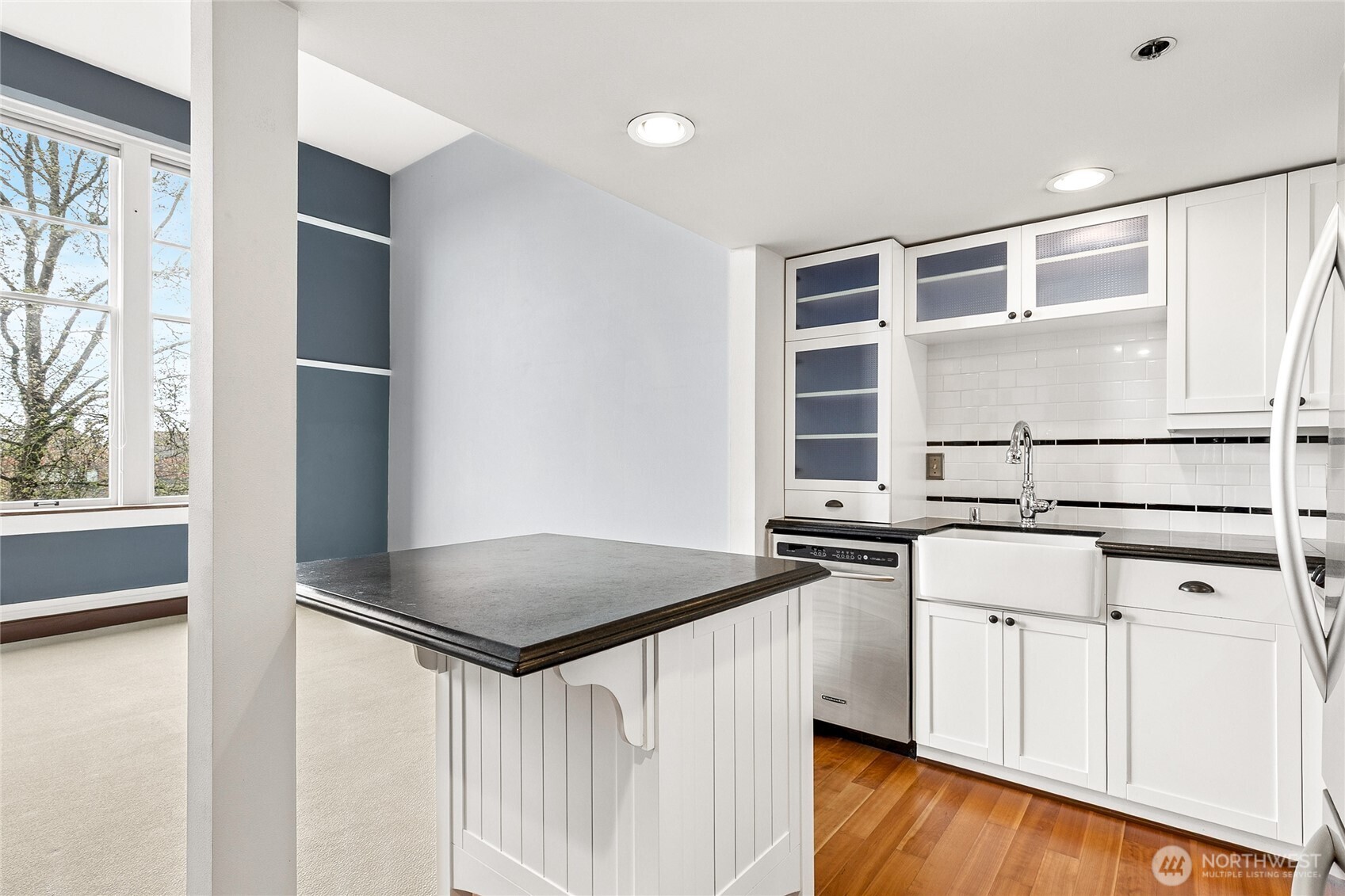201 Galer Street 414 Property Photo 6