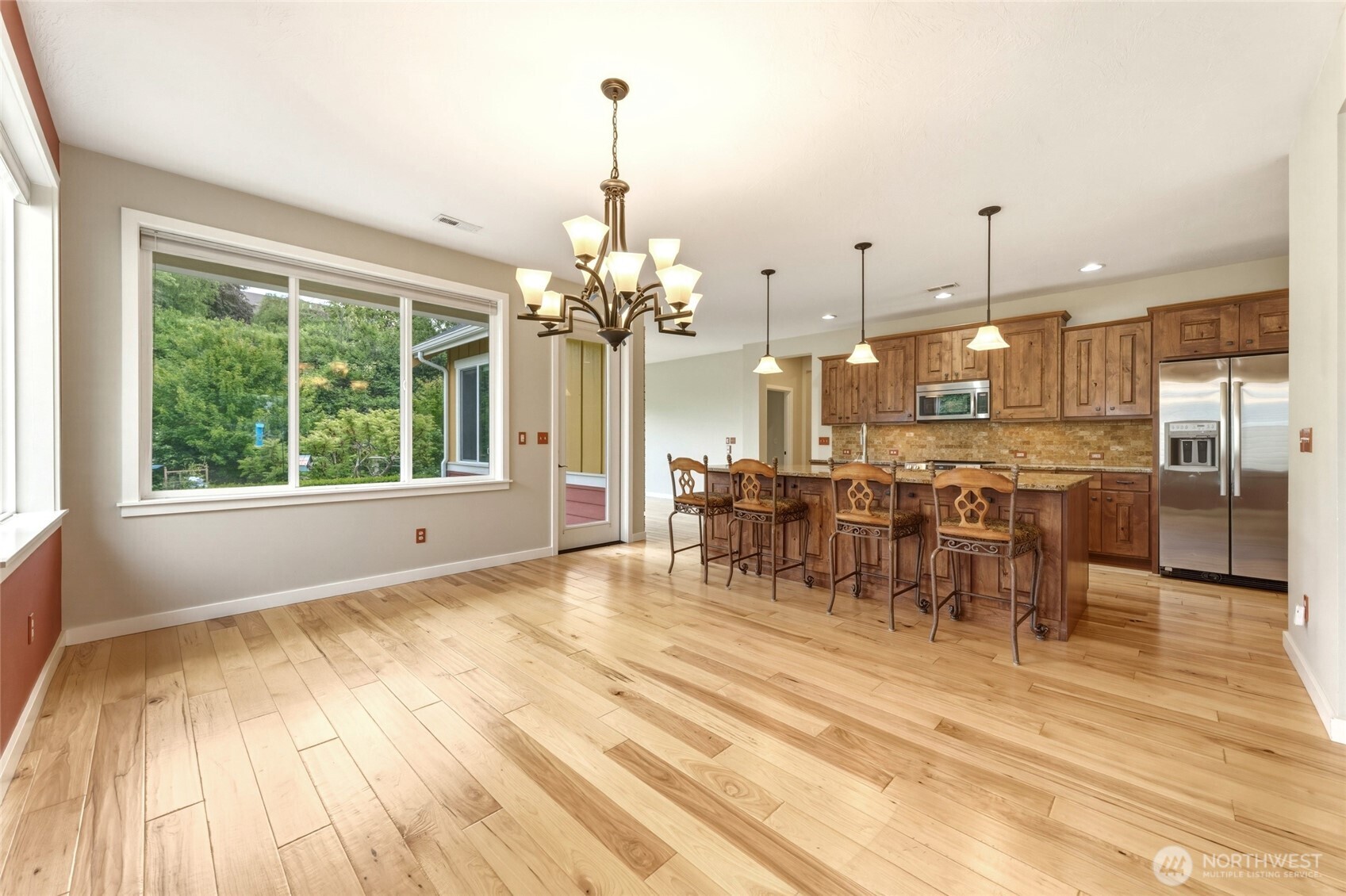 1114 Se Creekside Drive Property Photo 10