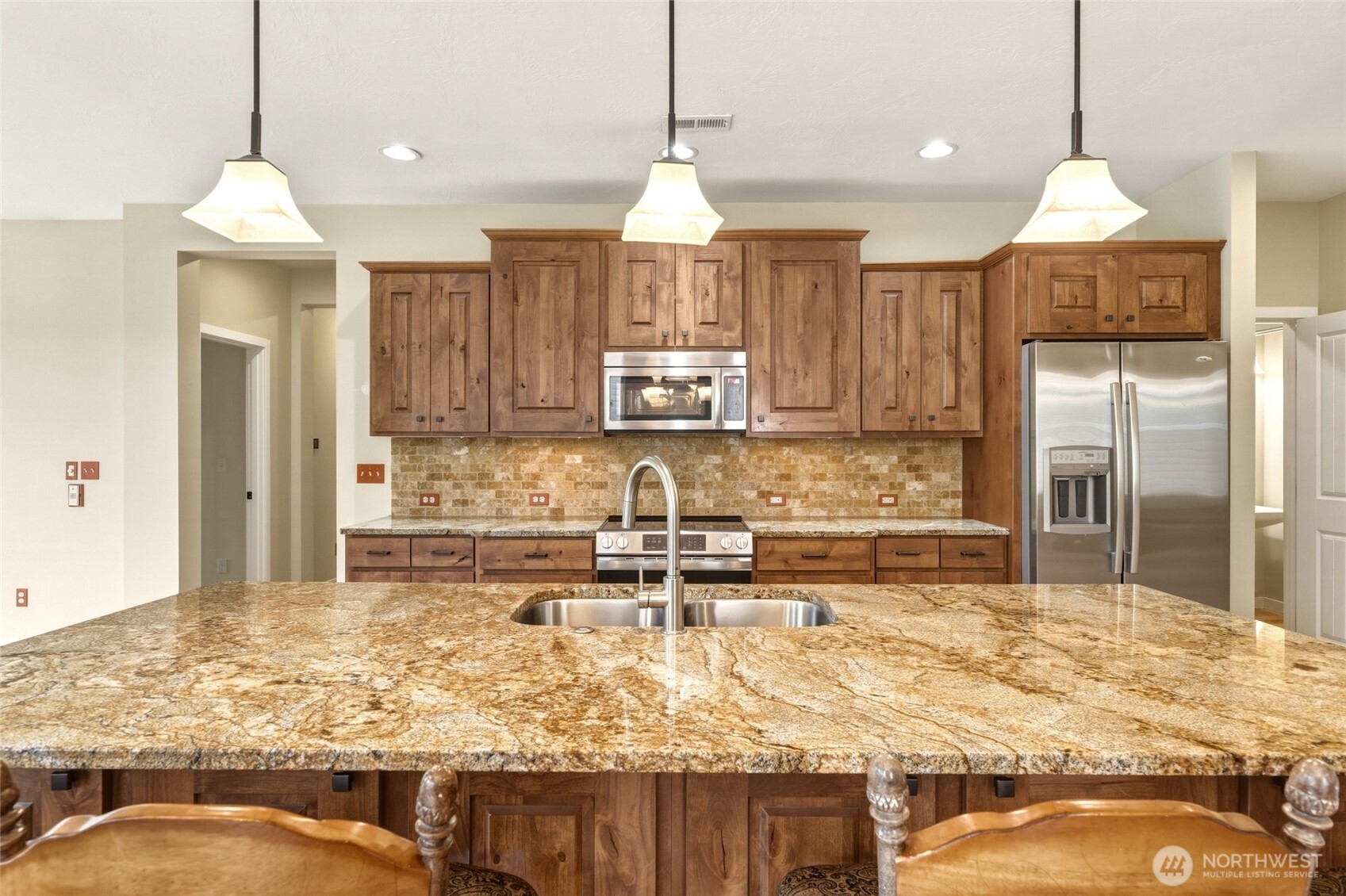 1114 Se Creekside Drive Property Photo 12