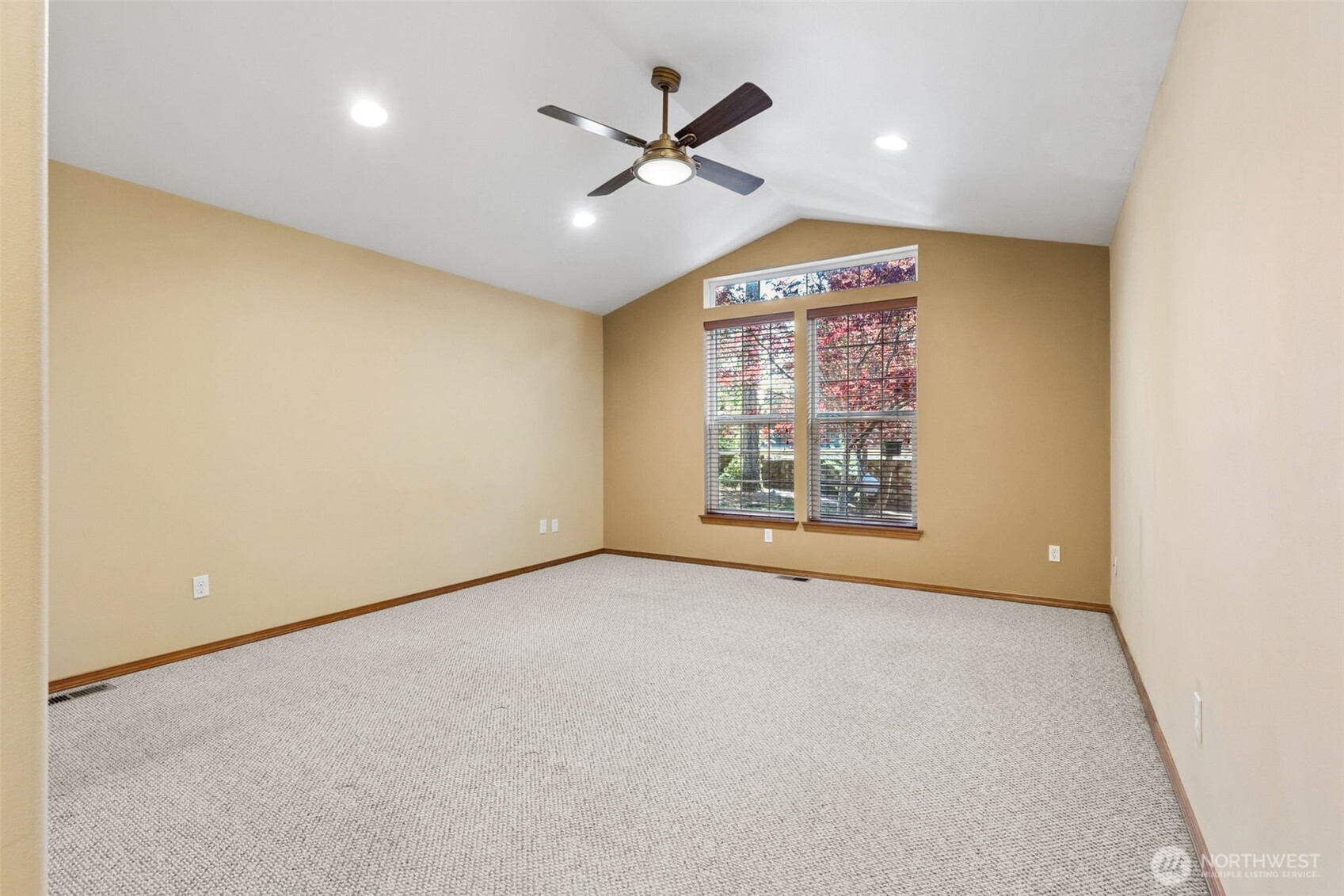 51 E Vine Maple Lane Property Photo 16