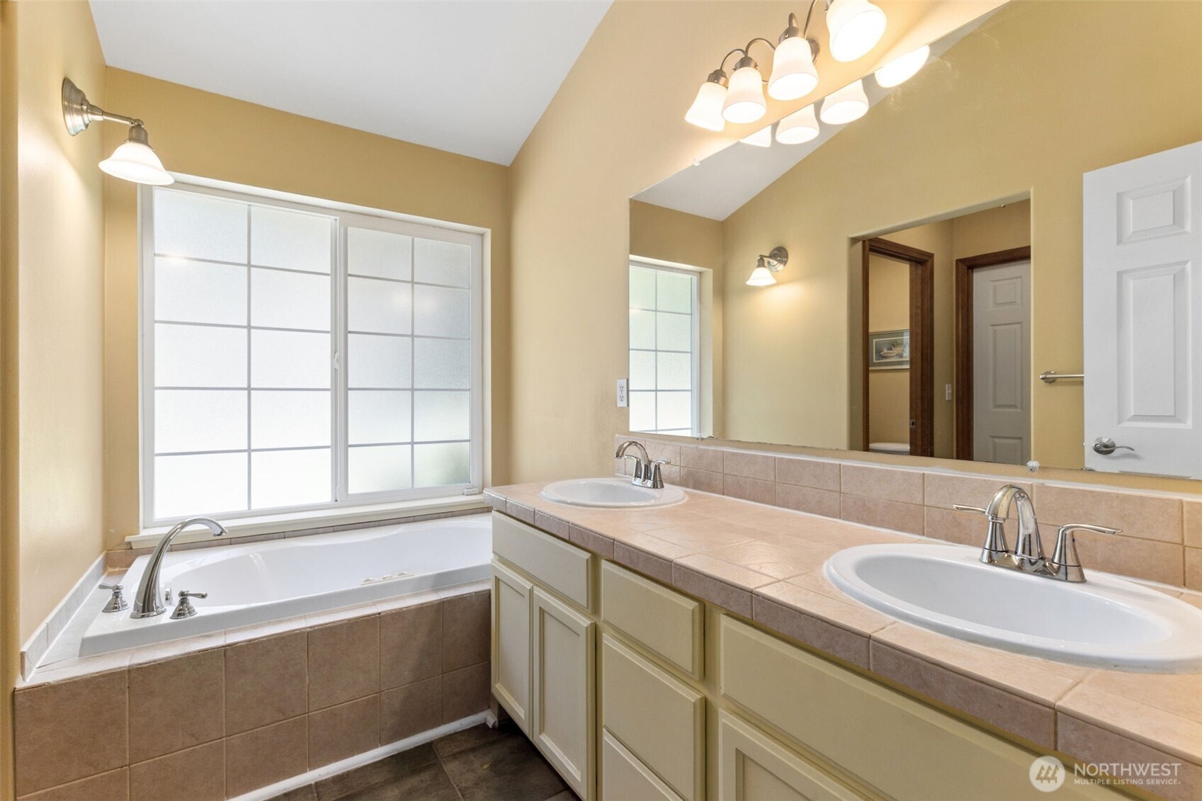 51 E Vine Maple Lane Property Photo 18