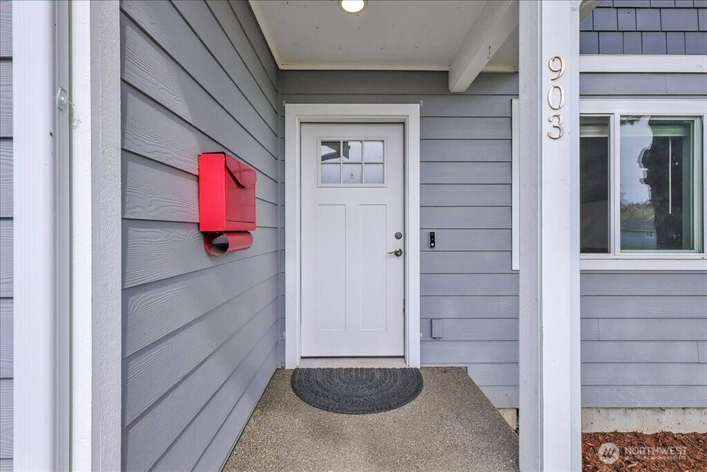 903 Atherton Street Property Photo 4
