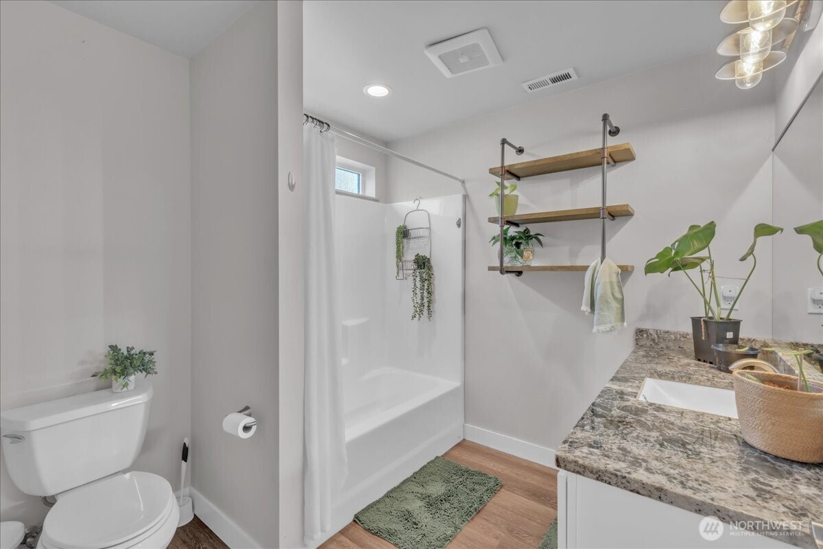 903 Atherton Street Property Photo 16