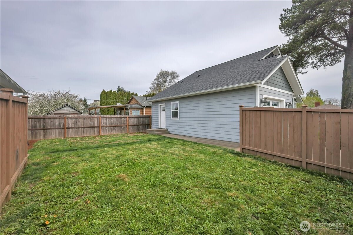 903 Atherton Street Property Photo 27