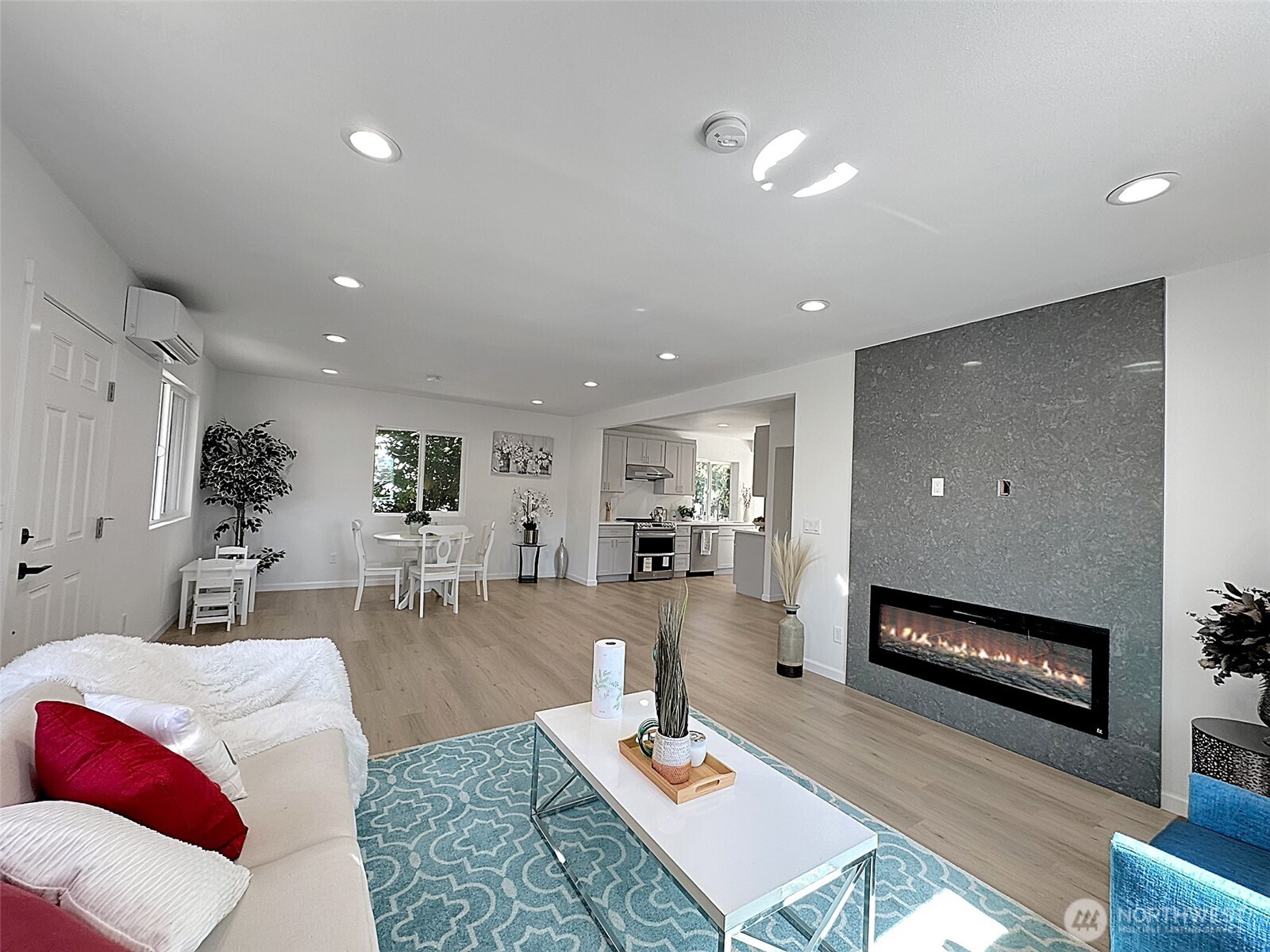 7403 Beverly Blvd Property Photo 3