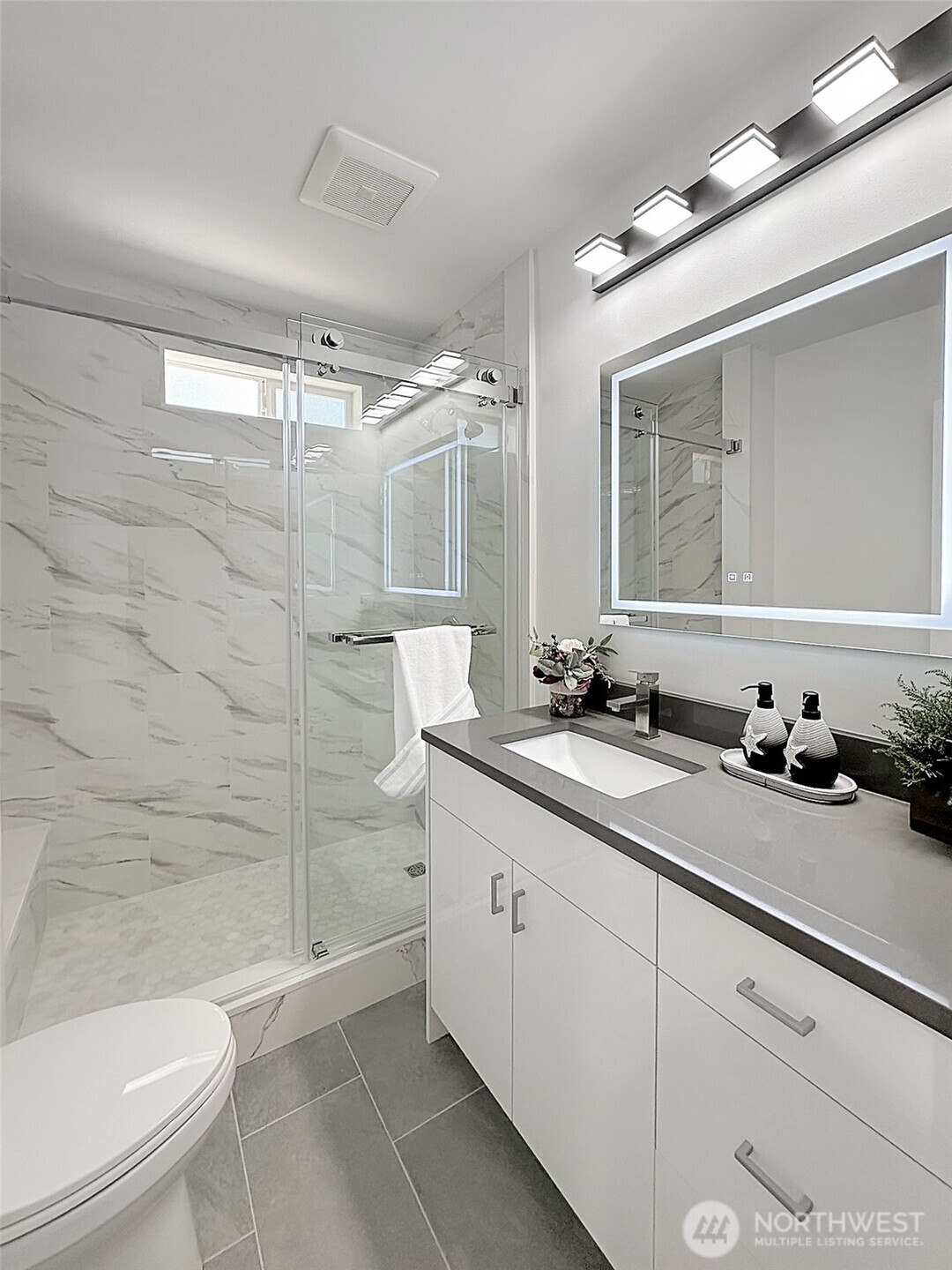 7403 Beverly Blvd Property Photo 8