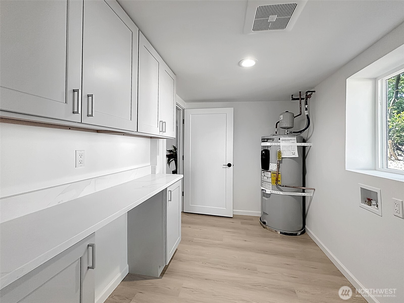 7403 Beverly Blvd Property Photo 11