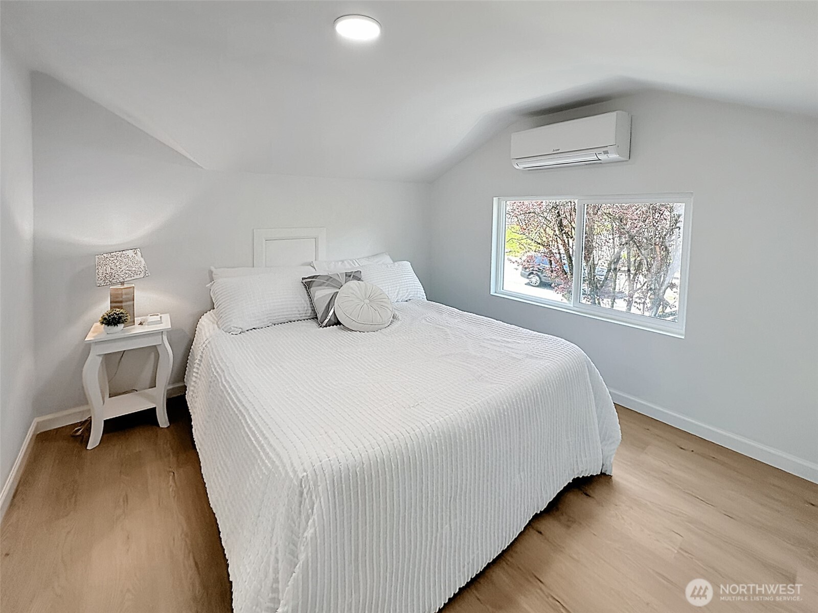 7403 Beverly Blvd Property Photo 13