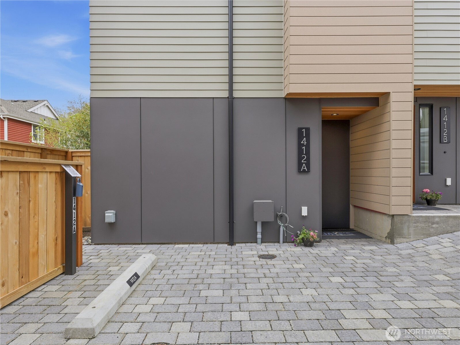 1412 A N 47th Street Property Photo 2