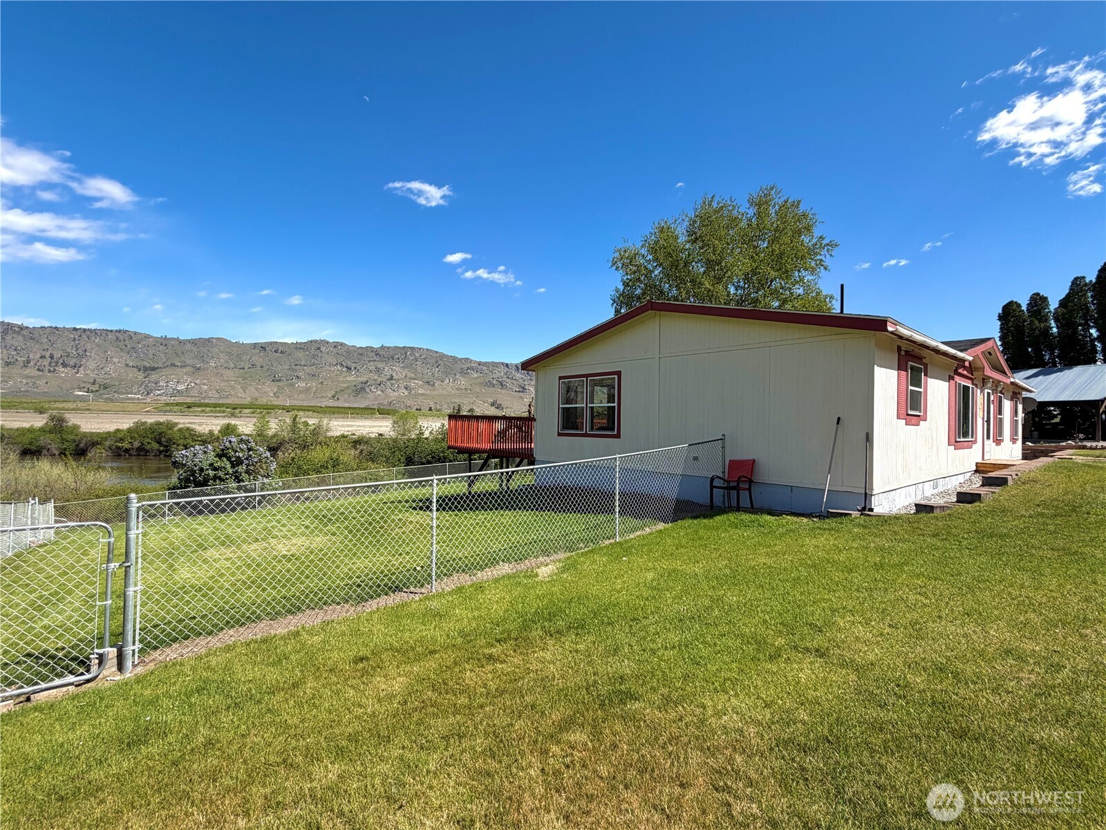 1024 Old Hwy 97 Property Photo 35