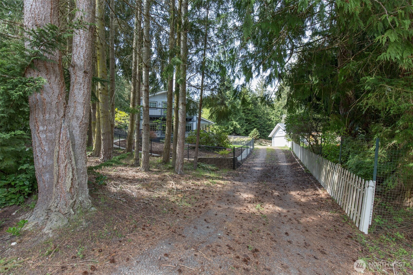 31 Salal Way Property Photo 3