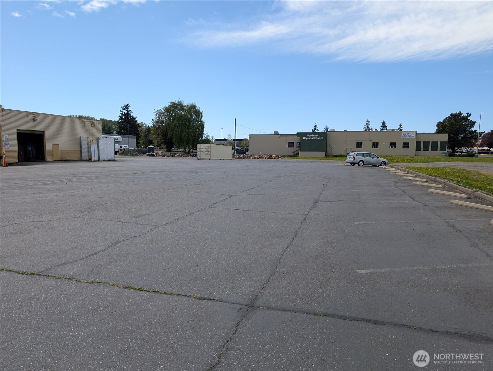 1333 Riverside Drive Property Photo 3