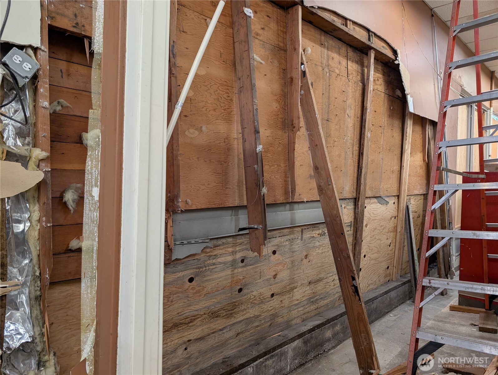 1333 Riverside Drive Property Photo 23