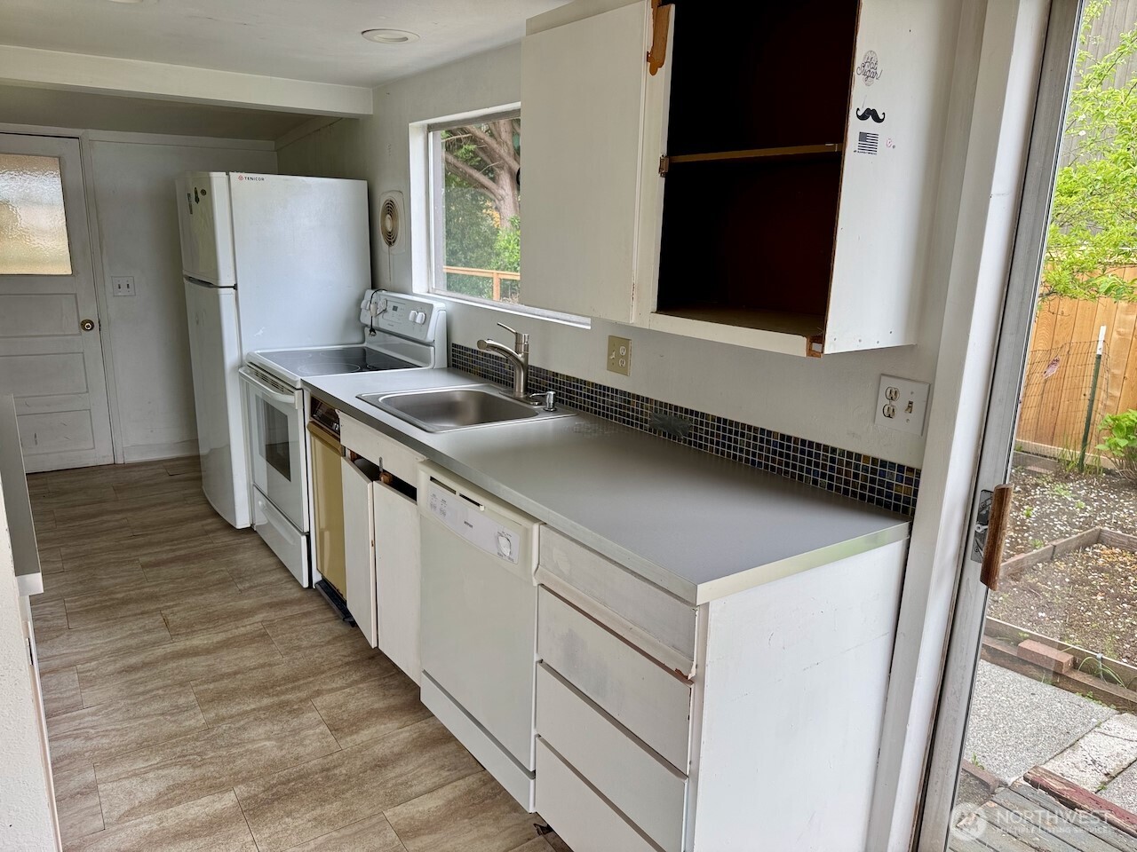 18616 Angeline Avenue Property Photo 18