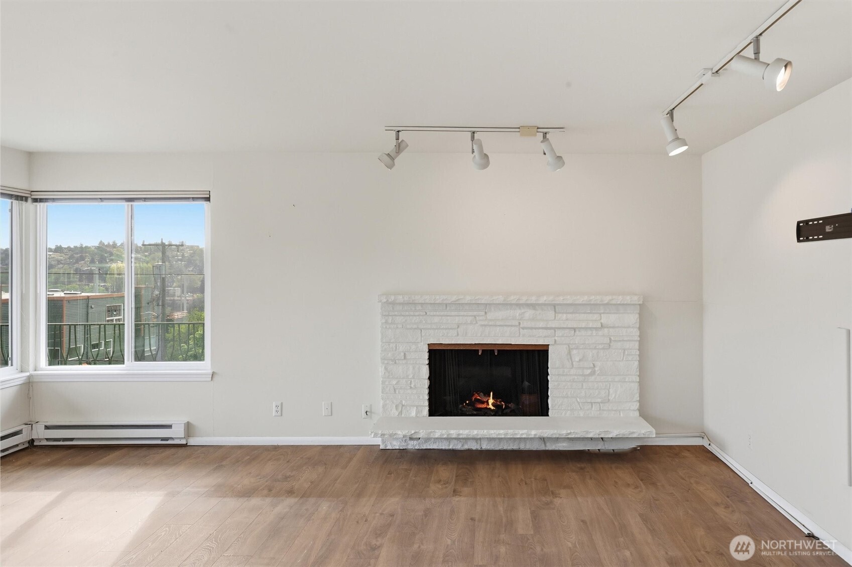 1318 W Barrett Street Property Photo 14
