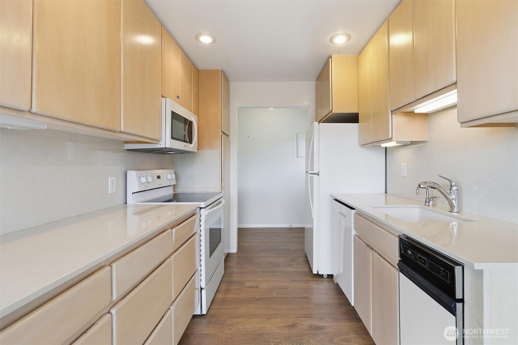 1318 W Barrett Street Property Photo 18