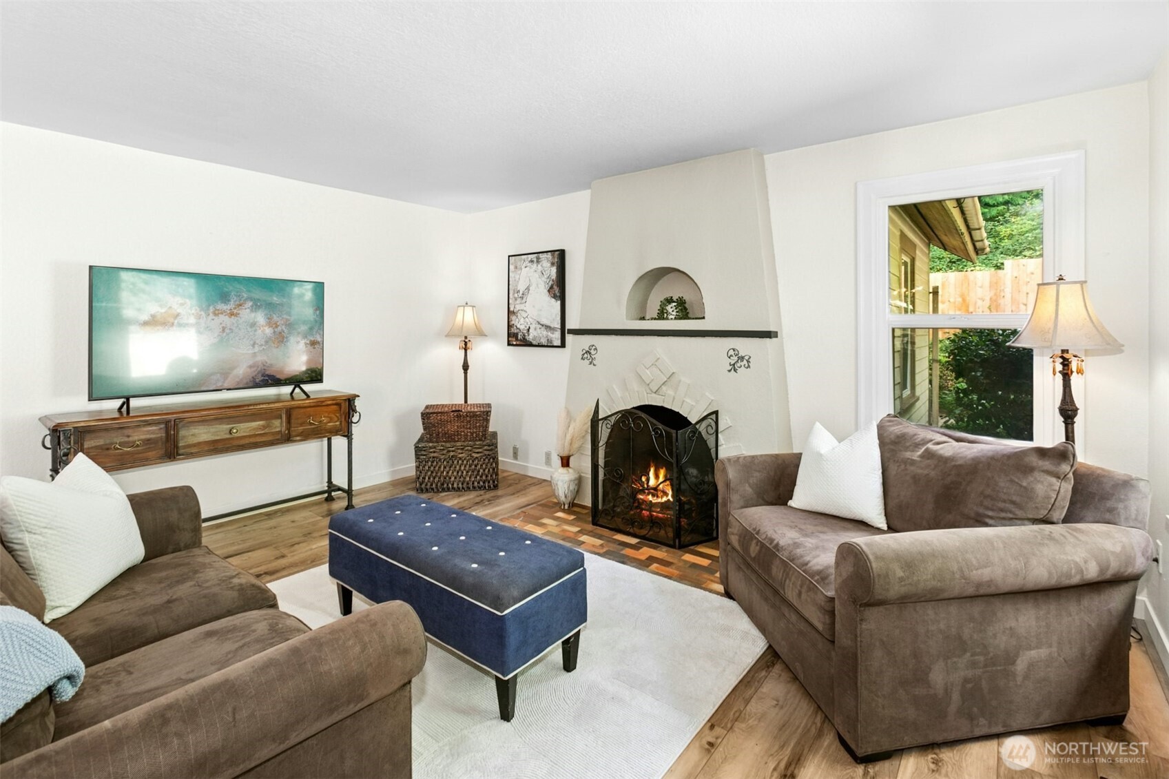 18901 61 Avenue Property Photo 5