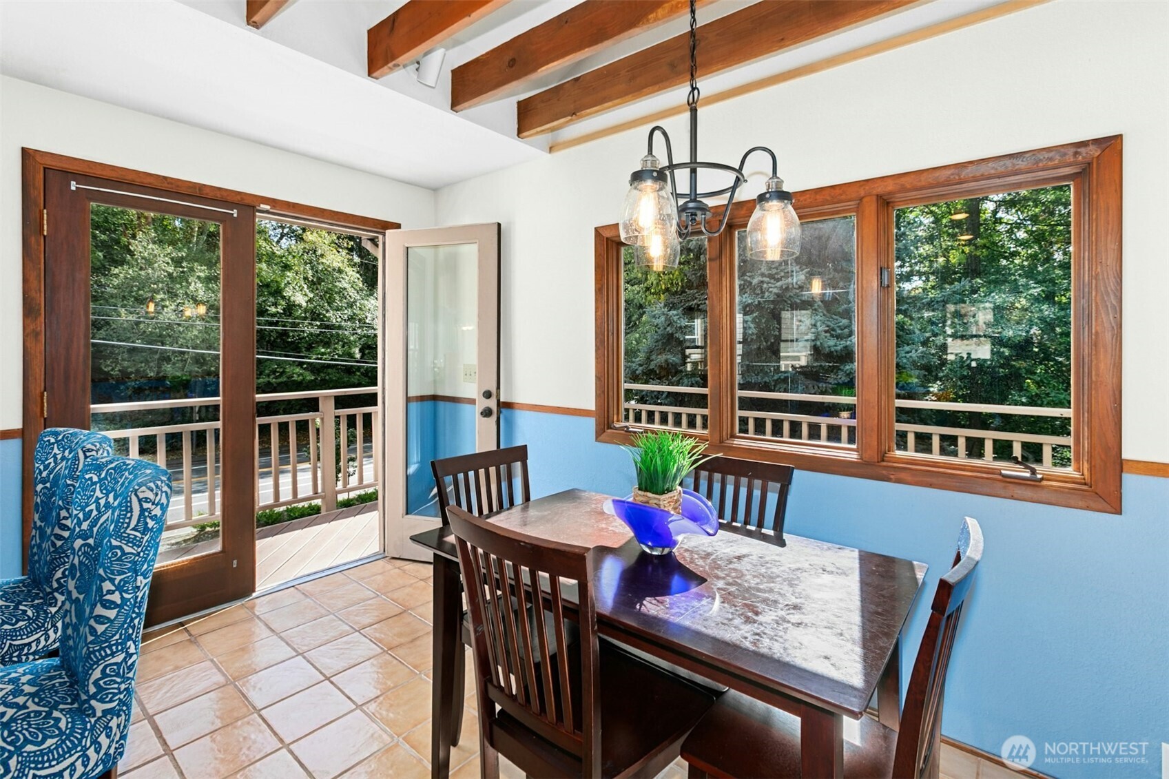18901 61 Avenue Property Photo 9