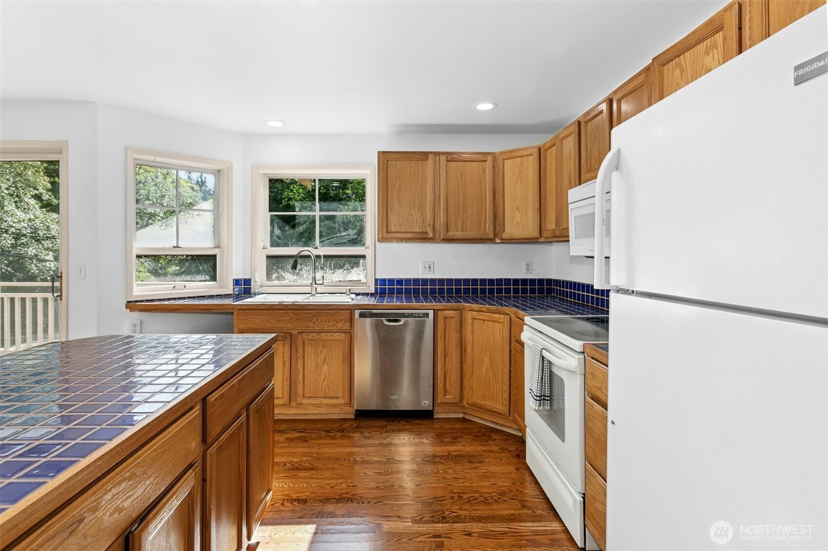 18901 61 Avenue Property Photo 20