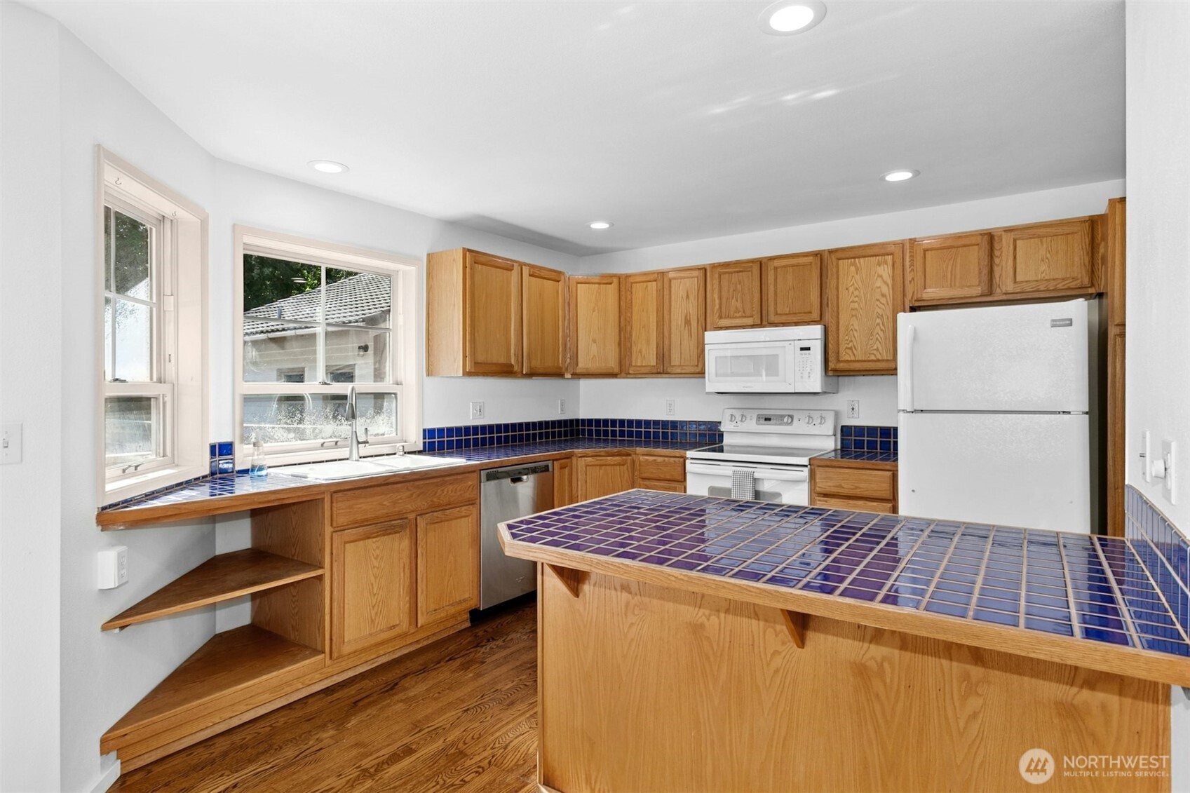 18901 61 Avenue Property Photo 21