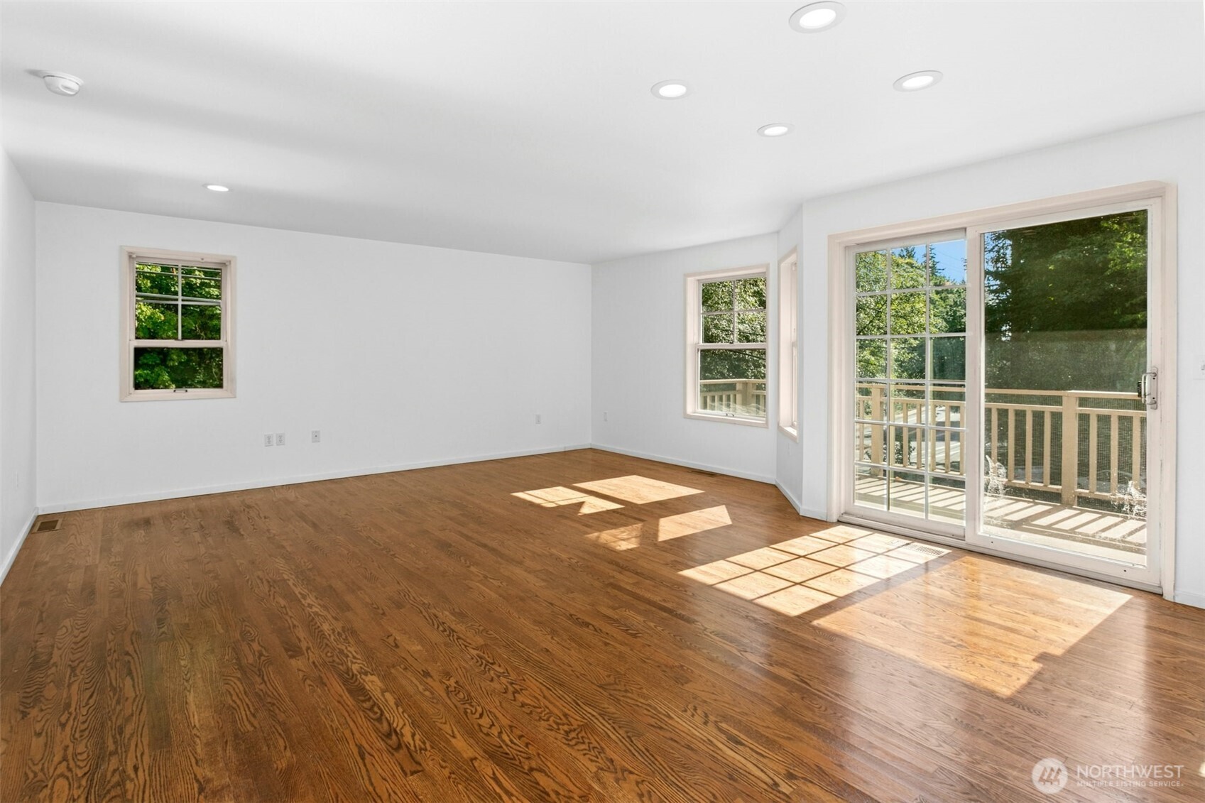 18901 61 Avenue Property Photo 22