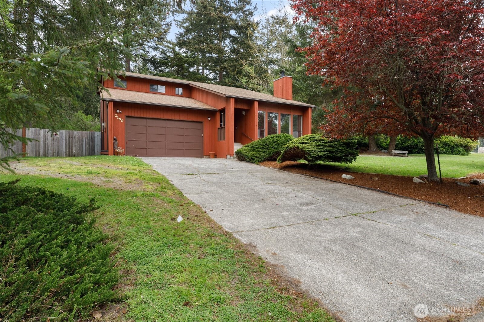 2190 Norcliffe Way Property Photo 2