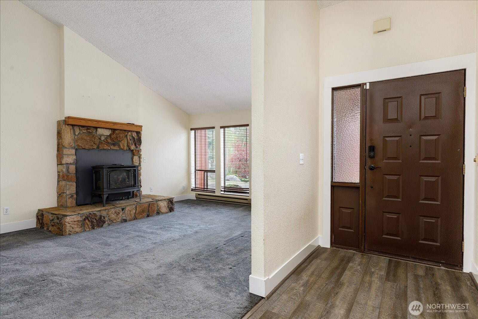 2190 Norcliffe Way Property Photo 14