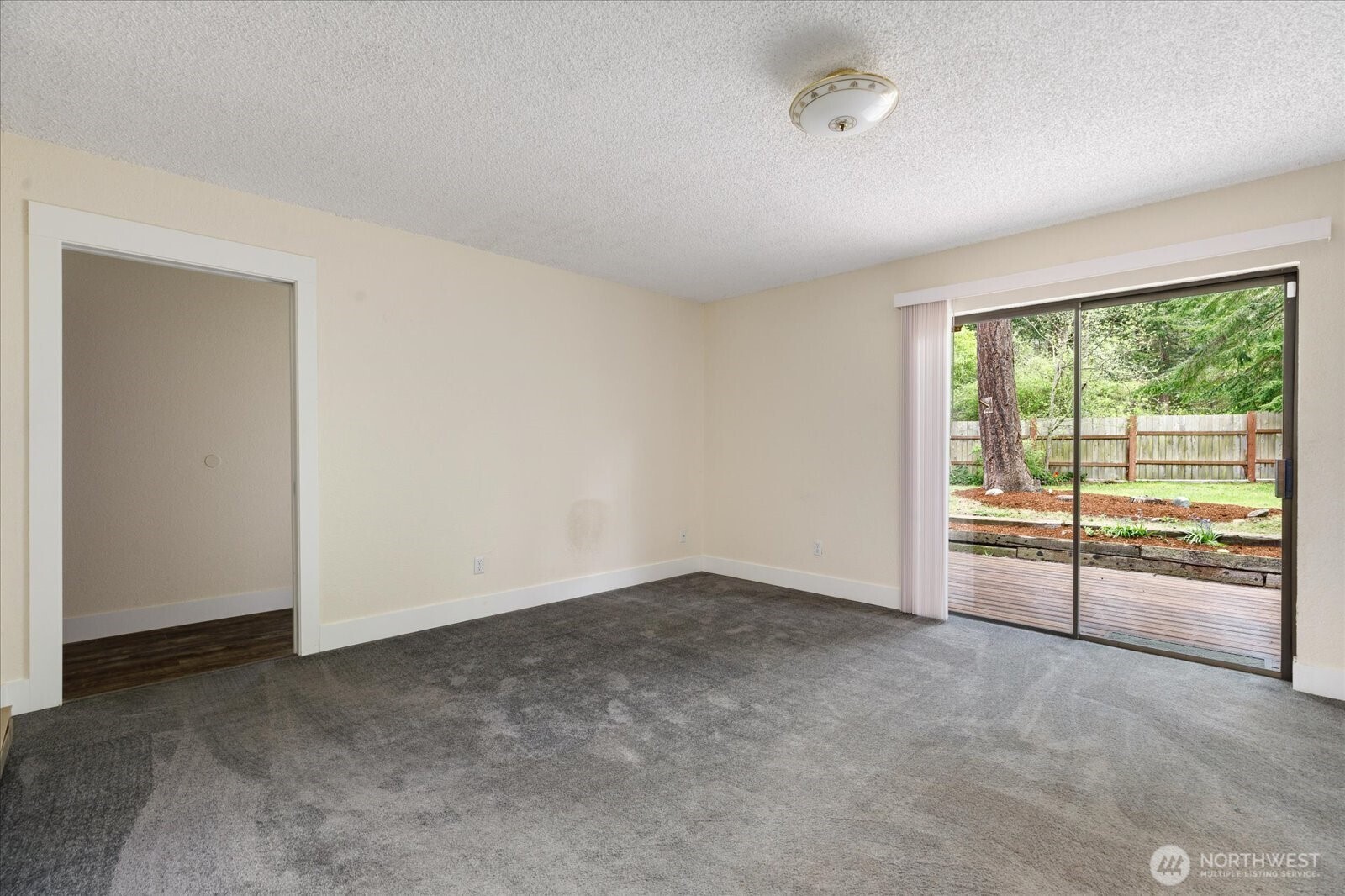 2190 Norcliffe Way Property Photo 15