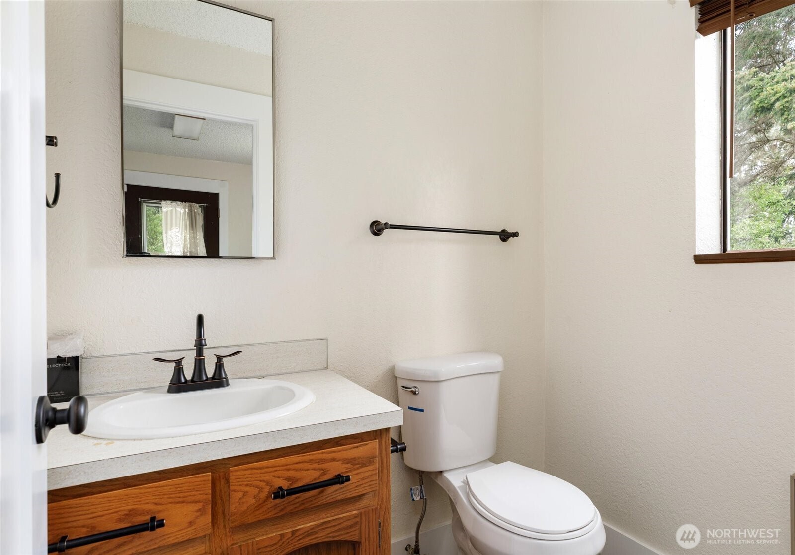 2190 Norcliffe Way Property Photo 18