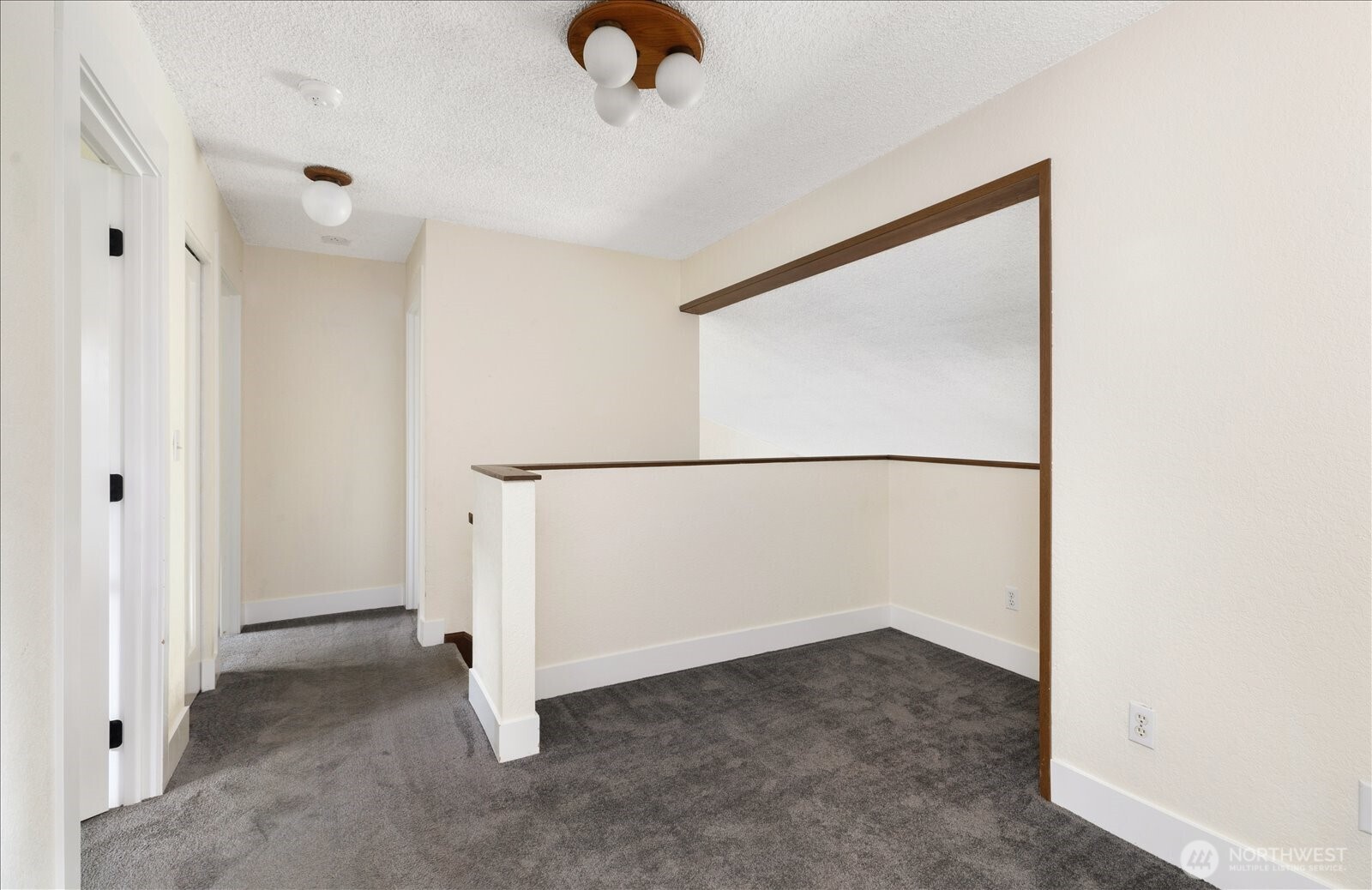 2190 Norcliffe Way Property Photo 19