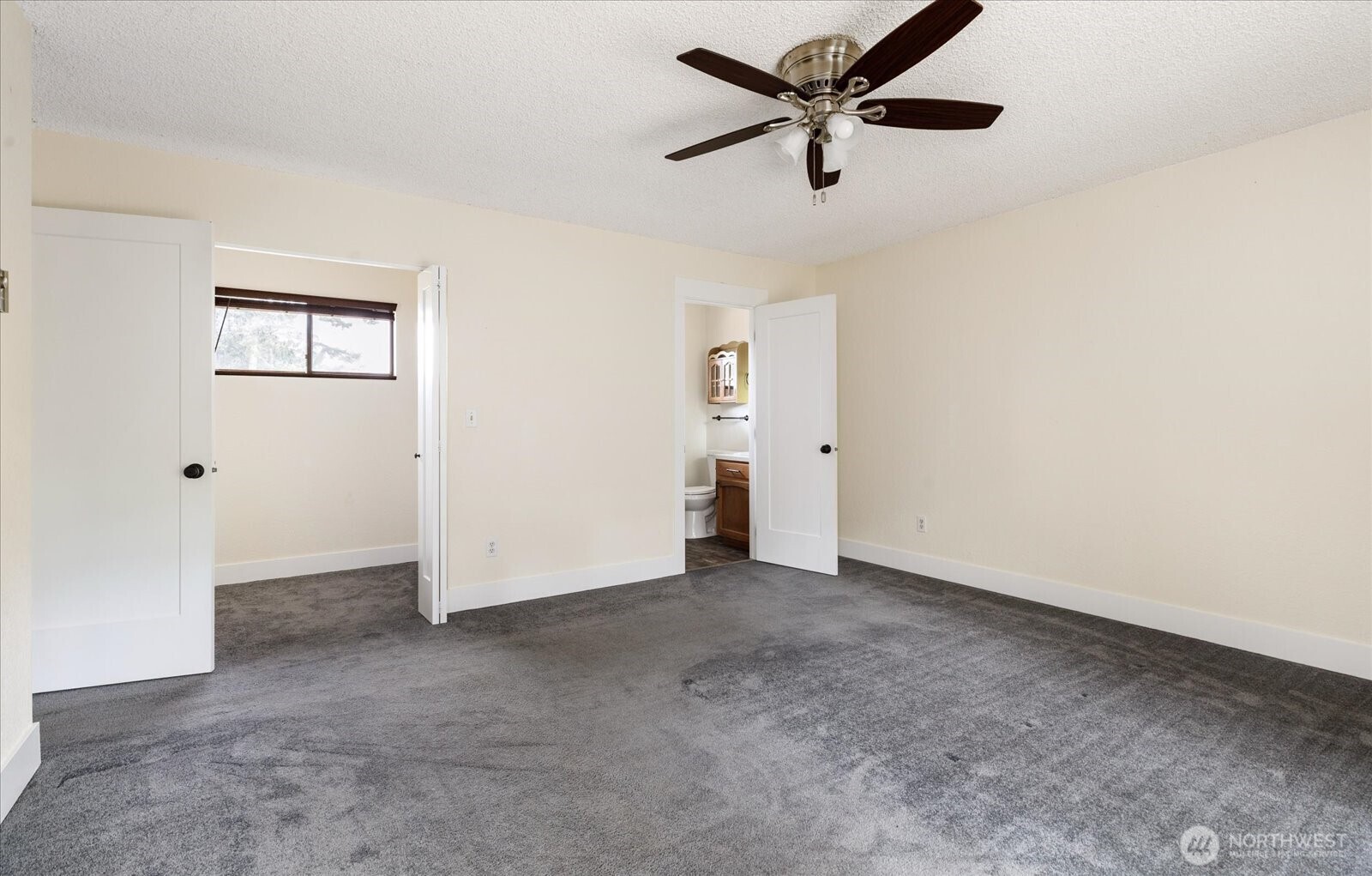 2190 Norcliffe Way Property Photo 22