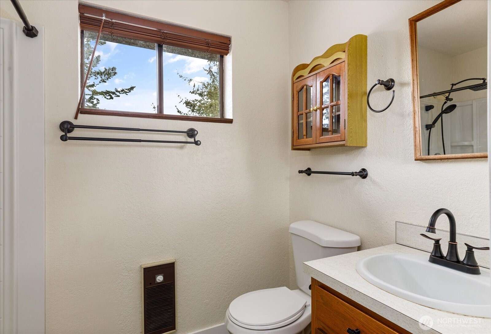 2190 Norcliffe Way Property Photo 23