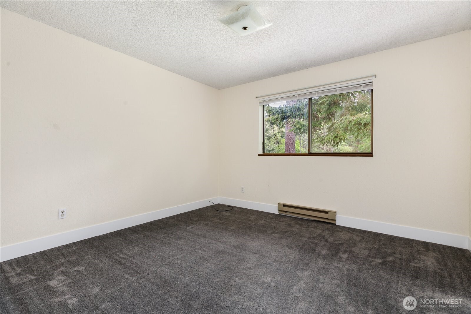 2190 Norcliffe Way Property Photo 24