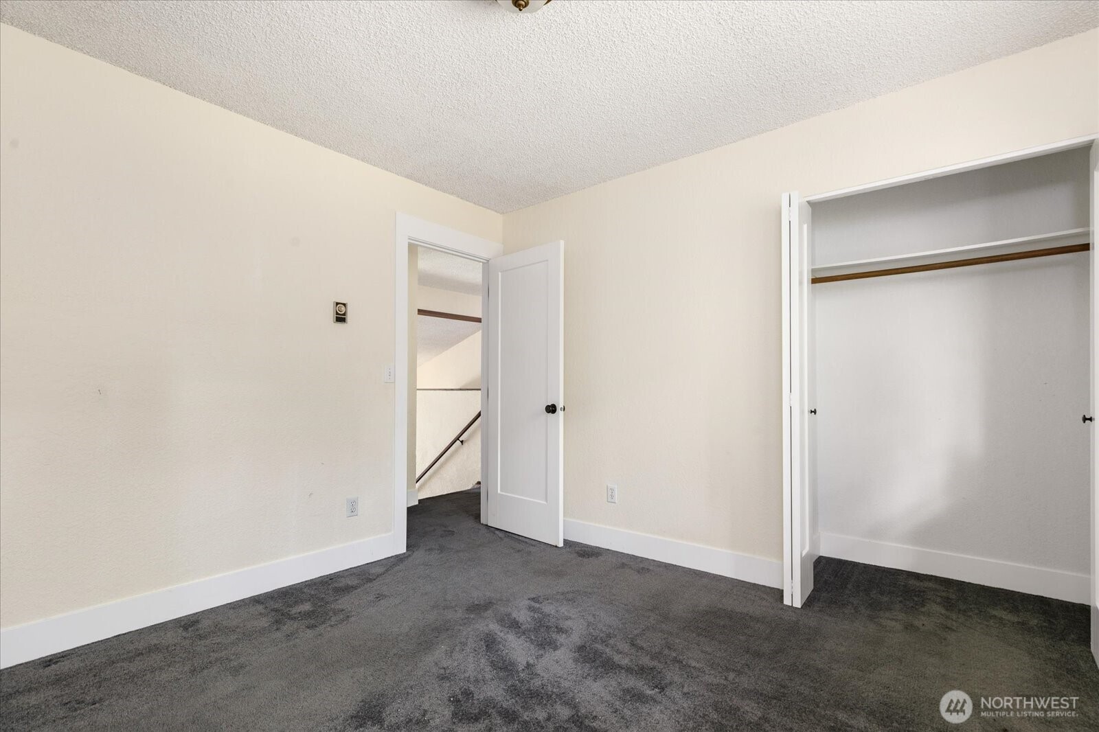 2190 Norcliffe Way Property Photo 29