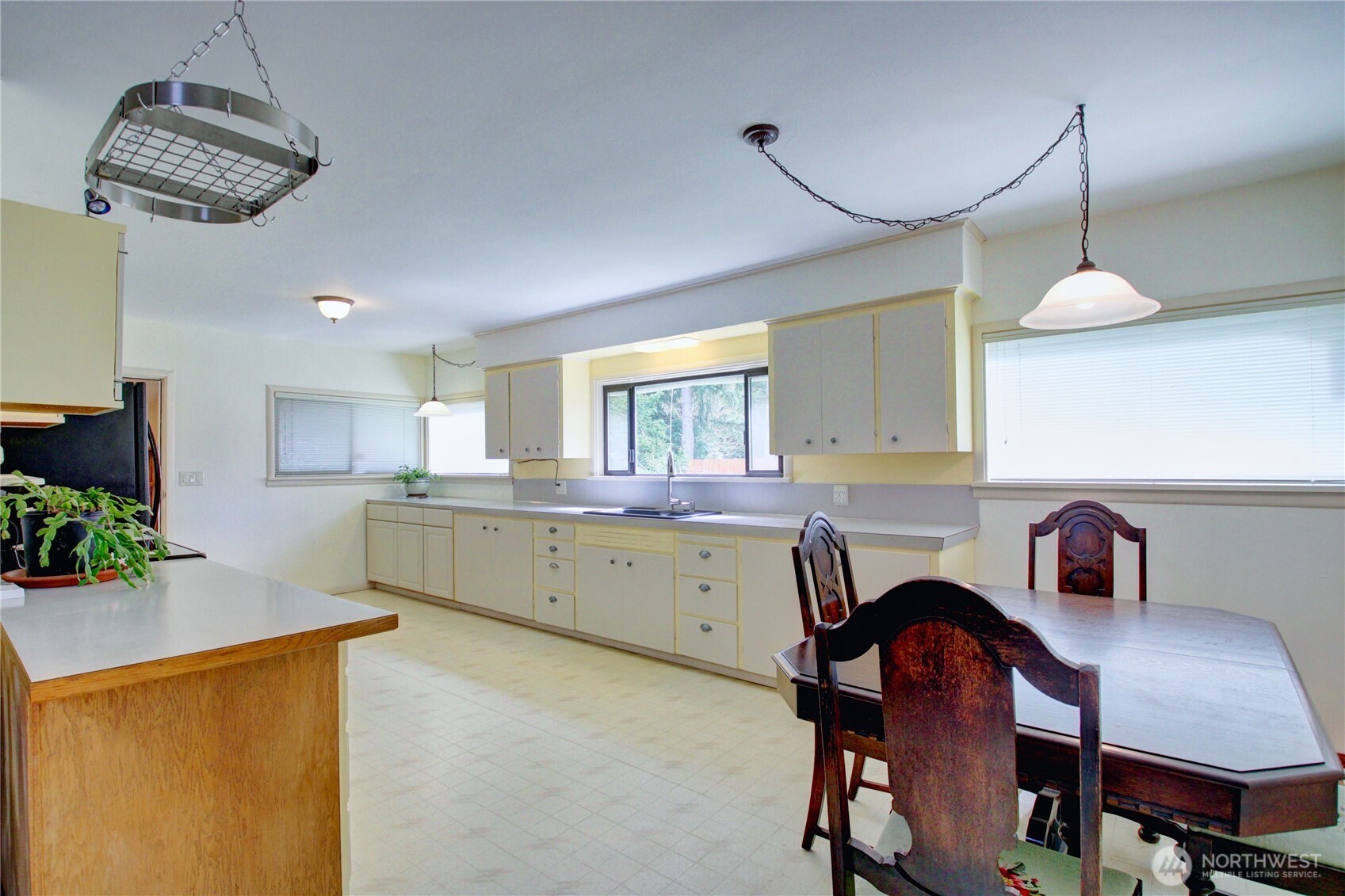 19023 23rd Avenue Property Photo 13