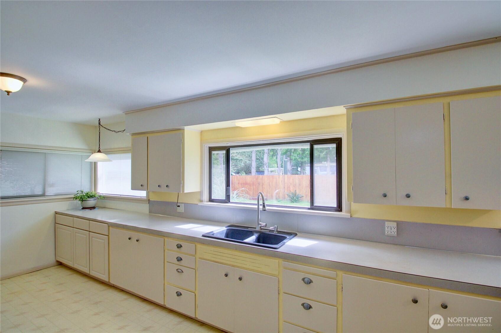 19023 23rd Avenue Property Photo 14